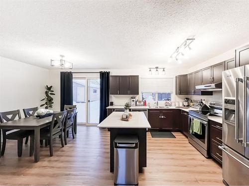 9209 101 Avenue, Sexsmith, AB - Indoor Photo Showing Kitchen With Double Sink