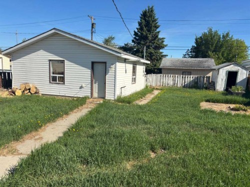 9518 85 Avenue, Peace River, AB - Outdoor