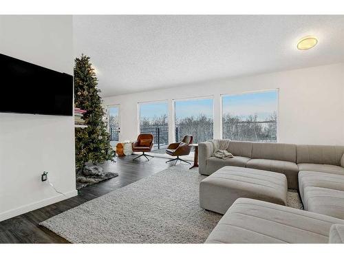 725043 Rr54, Rural Grande Prairie No. 1, County Of, AB - Indoor Photo Showing Living Room