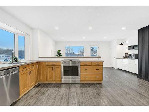 725043 Rr54, Rural Grande Prairie No. 1, County Of, AB - Indoor Photo Showing Kitchen