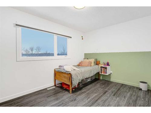 725043 Rr54, Rural Grande Prairie No. 1, County Of, AB - Indoor Photo Showing Bedroom