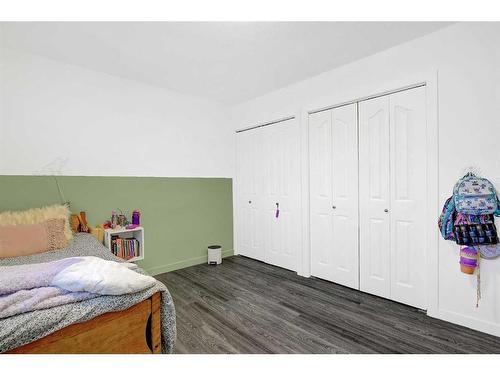 725043 Rr54, Rural Grande Prairie No. 1, County Of, AB - Indoor Photo Showing Bedroom