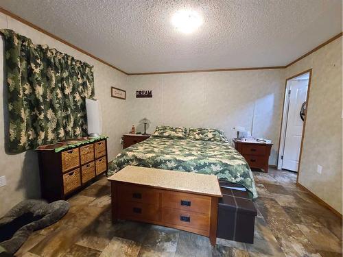 5533 And 5531 51 Street, Berwyn, AB - Indoor Photo Showing Bedroom