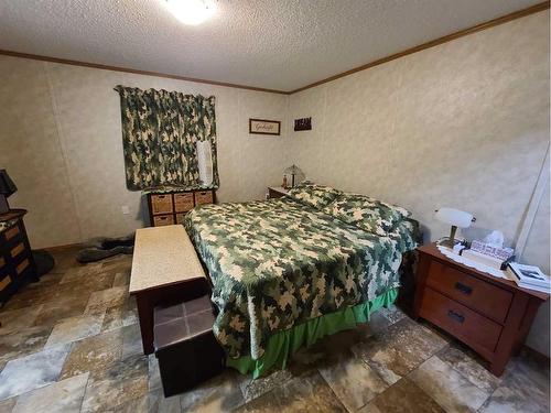 5533 And 5531 51 Street, Berwyn, AB - Indoor Photo Showing Bedroom