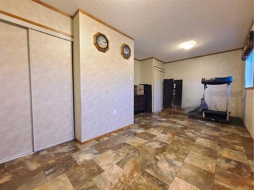 5533 And 5531 51 Street, Berwyn, AB - Indoor Photo Showing Other Room