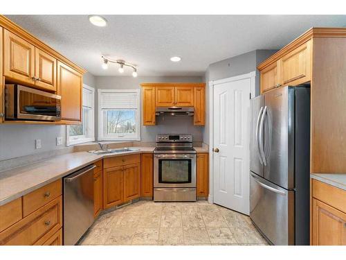 10505 119 Avenue, Grande Prairie, AB - Indoor Photo Showing Kitchen With Stainless Steel Kitchen