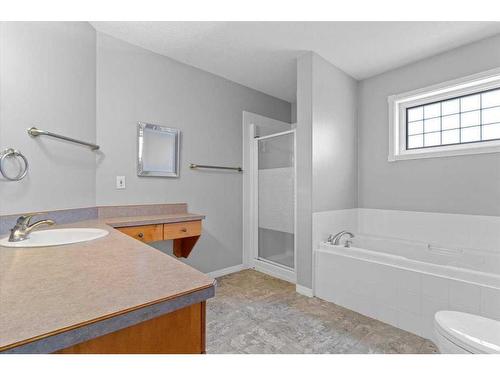 10505 119 Avenue, Grande Prairie, AB - Indoor Photo Showing Bathroom