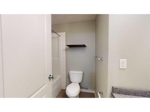 134-9105 91 Street, Grande Prairie, AB - Indoor Photo Showing Bathroom