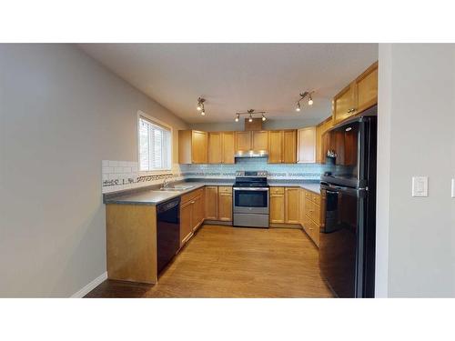 134-9105 91 Street, Grande Prairie, AB - Indoor Photo Showing Kitchen