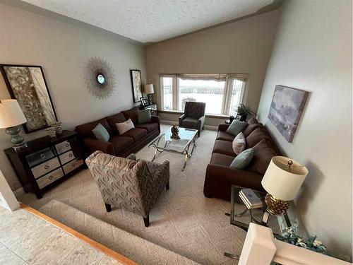 7909 94 Street, Peace River, AB - Indoor Photo Showing Living Room