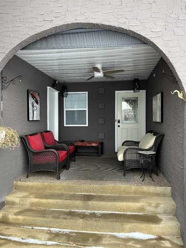 7909 94 Street, Peace River, AB - Outdoor