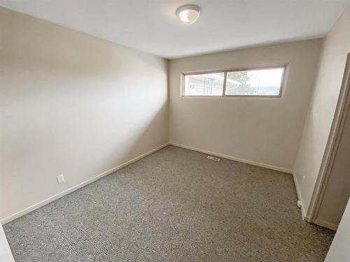 9814 104 Avenue, Grande Prairie, AB - Indoor Photo Showing Other Room