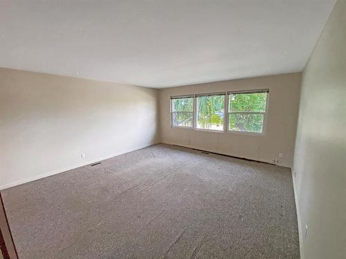 9814 104 Avenue, Grande Prairie, AB - Indoor Photo Showing Other Room