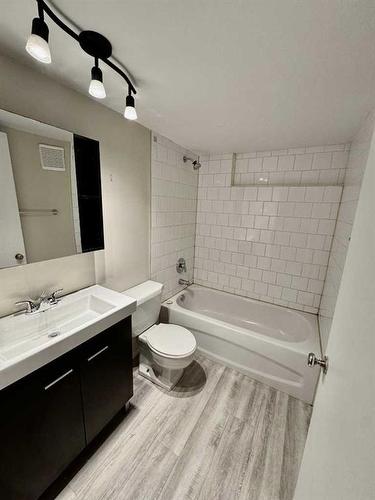 9814 104 Avenue, Grande Prairie, AB - Indoor Photo Showing Bathroom