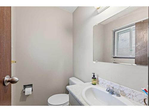 7702 Poplar Drive, Grande Prairie, AB - Indoor Photo Showing Bathroom