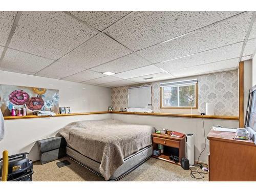 7702 Poplar Drive, Grande Prairie, AB - Indoor Photo Showing Bedroom