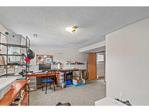 7702 Poplar Drive, Grande Prairie, AB - Indoor