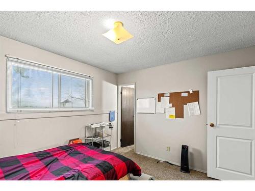 7702 Poplar Drive, Grande Prairie, AB - Indoor Photo Showing Bedroom