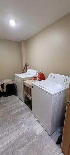 79220 2 Highway, Rural Smoky River No. 130, M.D. Of, AB - Indoor Photo Showing Laundry Room