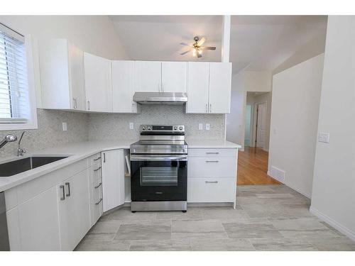 8149 107 Street, Grande Prairie, AB - Indoor Photo Showing Kitchen With Upgraded Kitchen