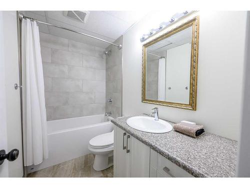 8149 107 Street, Grande Prairie, AB - Indoor Photo Showing Bathroom