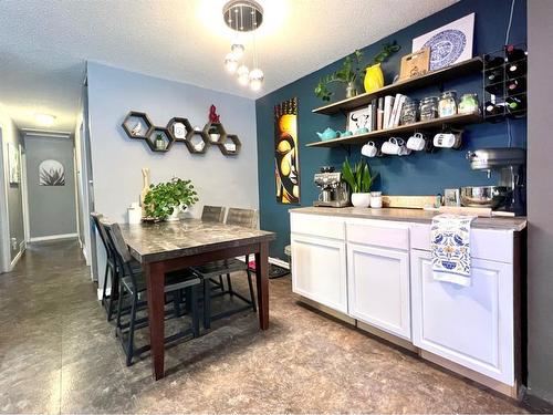 9652 82 Avenue, Grande Prairie, AB - Indoor Photo Showing Dining Room