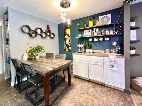 9652 82 Avenue, Grande Prairie, AB - Indoor Photo Showing Dining Room