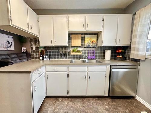 9652 82 Avenue, Grande Prairie, AB - Indoor Photo Showing Kitchen