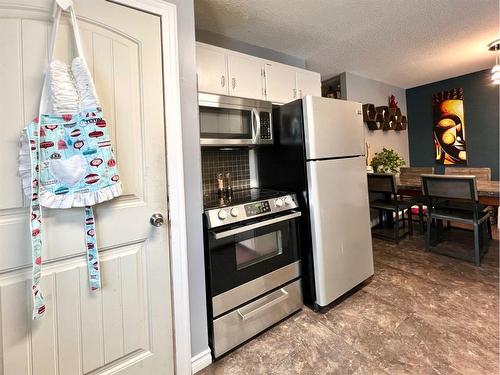 9652 82 Avenue, Grande Prairie, AB - Indoor Photo Showing Kitchen