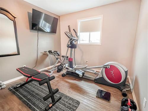 10522 72 Avenue, Grande Prairie, AB - Indoor Photo Showing Gym Room