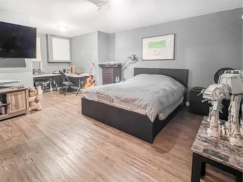 10522 72 Avenue, Grande Prairie, AB - Indoor Photo Showing Bedroom