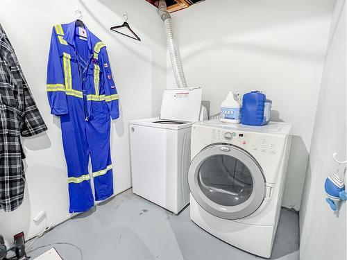 10522 72 Avenue, Grande Prairie, AB - Indoor Photo Showing Laundry Room