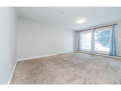 4103-7201 Poplar Drive, Grande Prairie, AB - Indoor Photo Showing Other Room