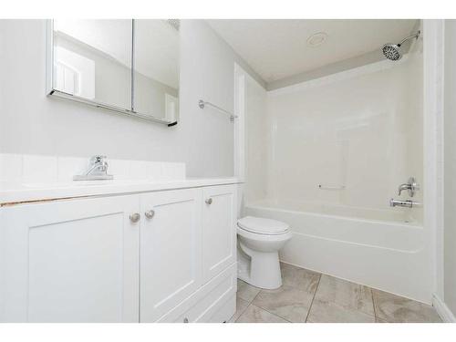 4103-7201 Poplar Drive, Grande Prairie, AB - Indoor Photo Showing Bathroom