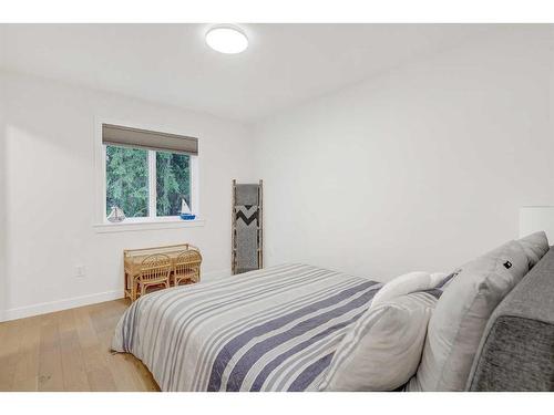 57-704010 Range Road 64, Rural Grande Prairie No. 1, County Of, AB - Indoor Photo Showing Bedroom