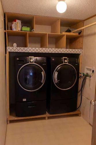 409 Silver Pointe Drive, Rural Grande Prairie No. 1, County Of, AB - Indoor Photo Showing Laundry Room