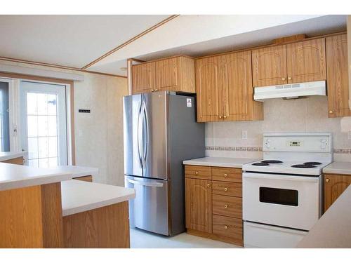 409 Silver Pointe Drive, Rural Grande Prairie No. 1, County Of, AB - Indoor Photo Showing Kitchen