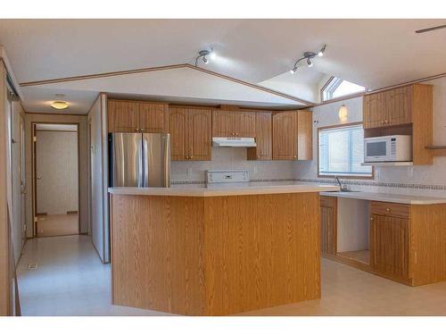 409 Silver Pointe Drive, Rural Grande Prairie No. 1, County Of, AB - Indoor Photo Showing Kitchen