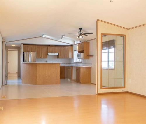 409 Silver Pointe Drive, Rural Grande Prairie No. 1, County Of, AB - Indoor Photo Showing Kitchen