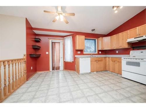 9901 104 Street, Sexsmith, AB - Indoor Photo Showing Kitchen