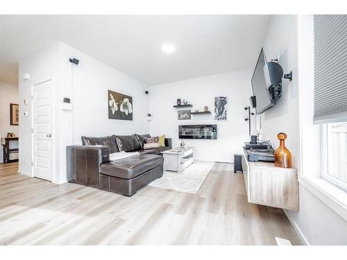 8809 86A Avenue, Grande Prairie, AB - Indoor Photo Showing Living Room