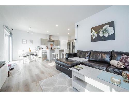 8809 86A Avenue, Grande Prairie, AB - Indoor Photo Showing Living Room