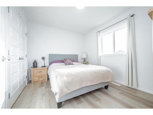 8809 86A Avenue, Grande Prairie, AB - Indoor Photo Showing Bedroom