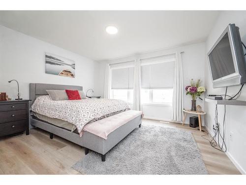 8809 86A Avenue, Grande Prairie, AB - Indoor Photo Showing Bedroom