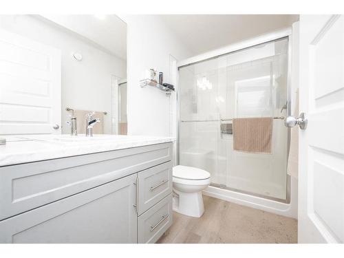 8809 86A Avenue, Grande Prairie, AB - Indoor Photo Showing Bathroom