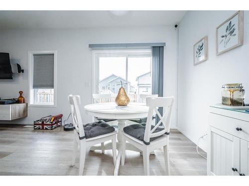 8809 86A Avenue, Grande Prairie, AB - Indoor Photo Showing Dining Room