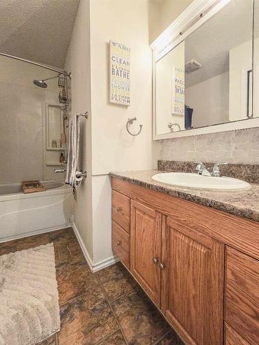 10709 98Th Avenue, Grande Cache, AB - Indoor Photo Showing Bathroom