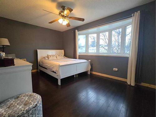 10709 98Th Avenue, Grande Cache, AB - Indoor Photo Showing Bedroom