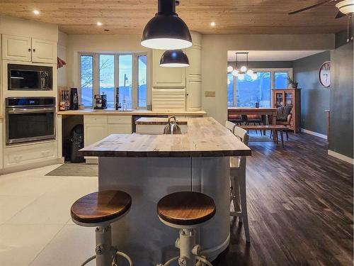 10709 98Th Avenue, Grande Cache, AB - Indoor Photo Showing Kitchen