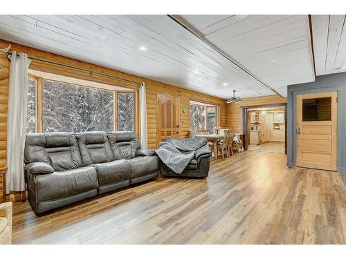 743026 Rr 50, Rural Grande Prairie No. 1, County Of, AB - Indoor Photo Showing Living Room